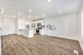 Building Photo - 880 N Herman Dr