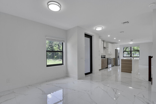 Building Photo - 382 Bella Sol Way