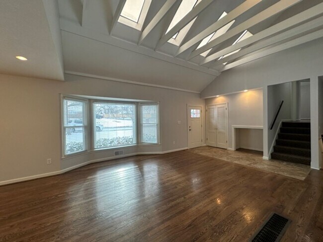 Building Photo - {10240}  Renovated Home in Cherry Hills+ H...