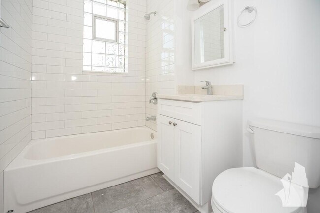 Foto del edificio - 2814 N Troy St