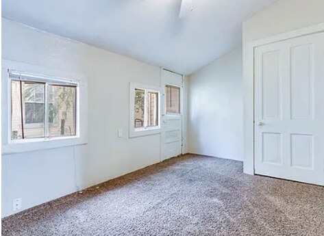 Dormitorio 2 - 435 Preusser St