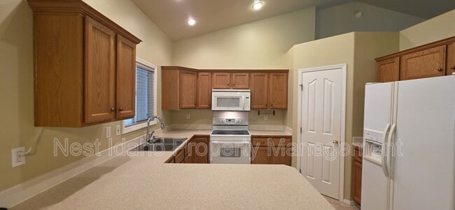 Building Photo - 2903 N Rough Stone Way