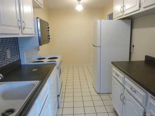 Building Photo - 35 Park Ave