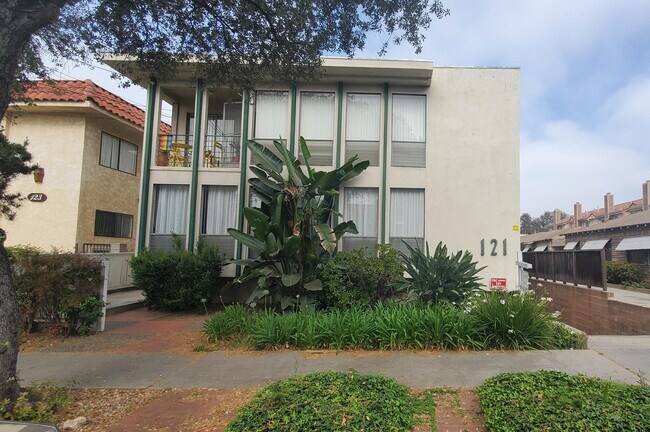 Building Photo - 121 S Chester Ave