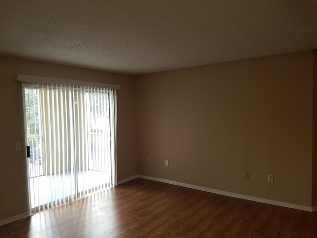 Foto del edificio - 9481 Highland Oak Dr