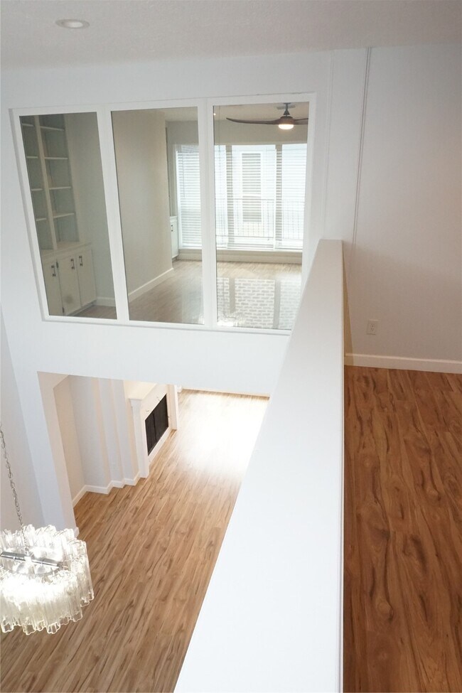 Foto del edificio - 4006 Breakwood Dr