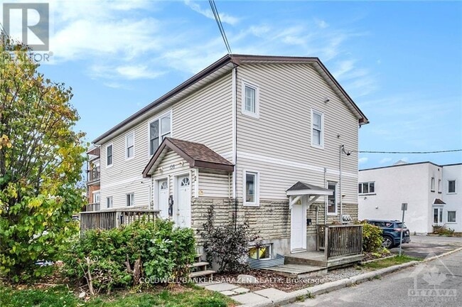Photo du bâtiment - 136-136 Deschamps Ave