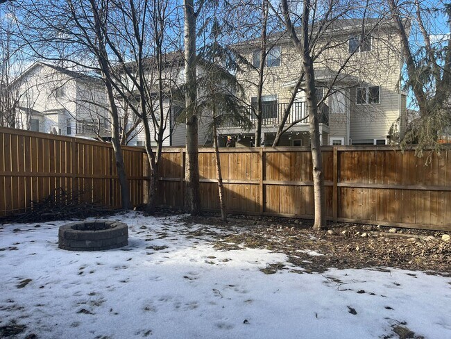 Photo du bâtiment - 468 Douglas Glen Pt SE