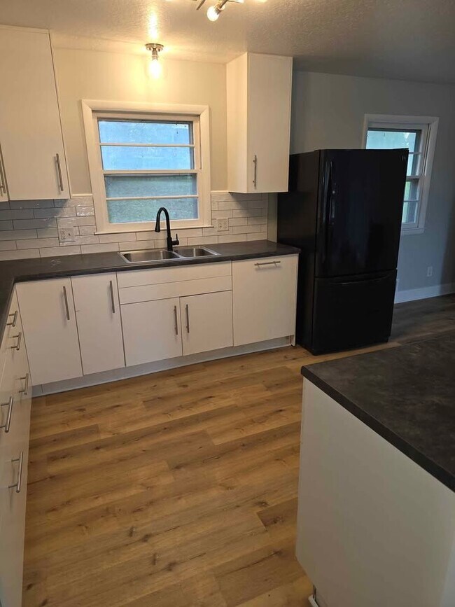Foto del edificio - 14216 E 37th Terrace S