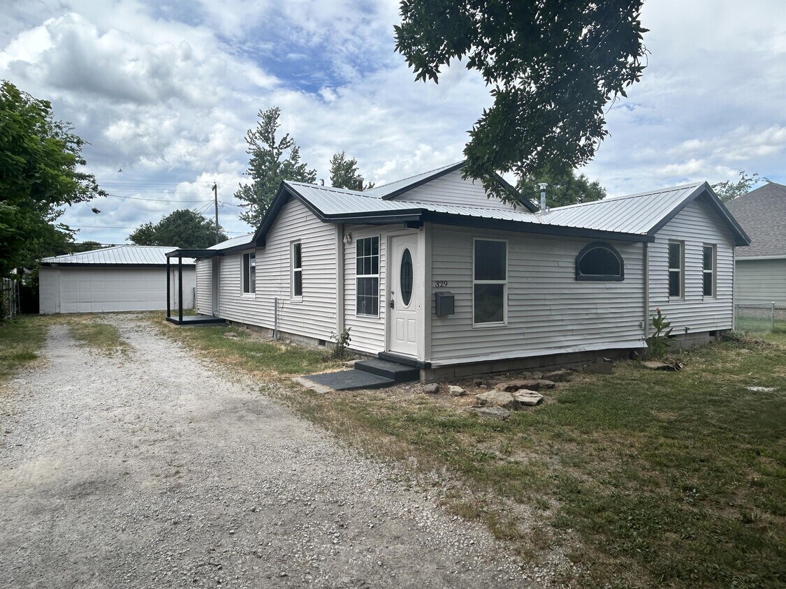 329 Pine Ave, Skiatook, OK 74070 House Rental in Skiatook, OK