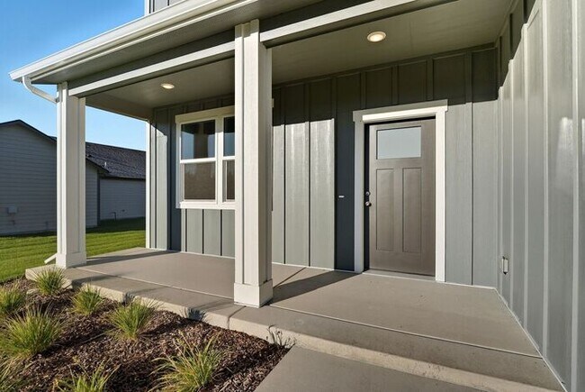 Foto del edificio - Spacious 4-Bedroom Home with Loft, 3 Baths & 3-Car Garage