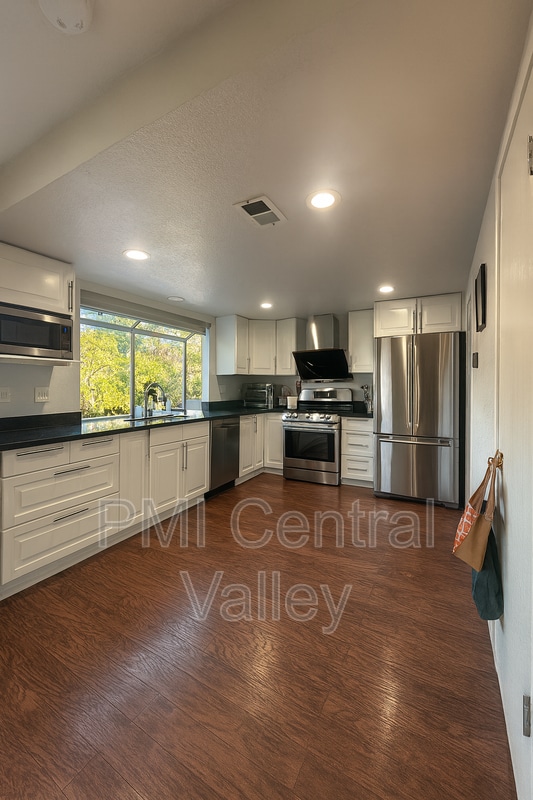 Building Photo - 43187 Grimmer Terrace