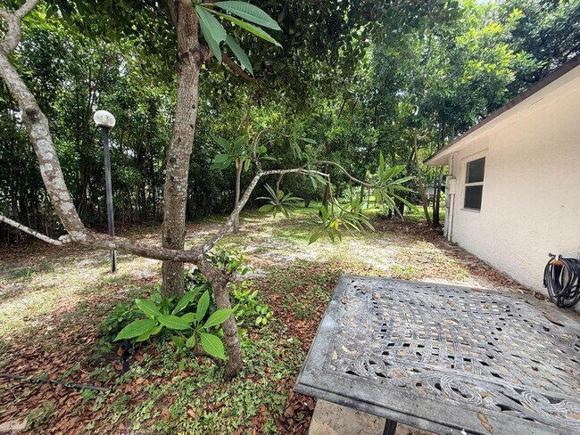 Foto del edificio - 550 SW Natura Ave