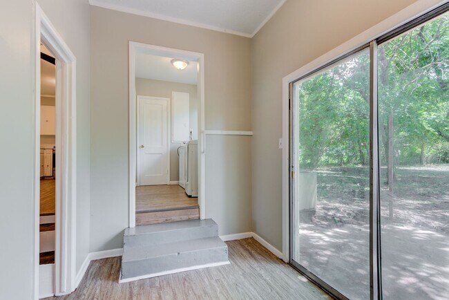 Foto del edificio - Freshly Renovated House