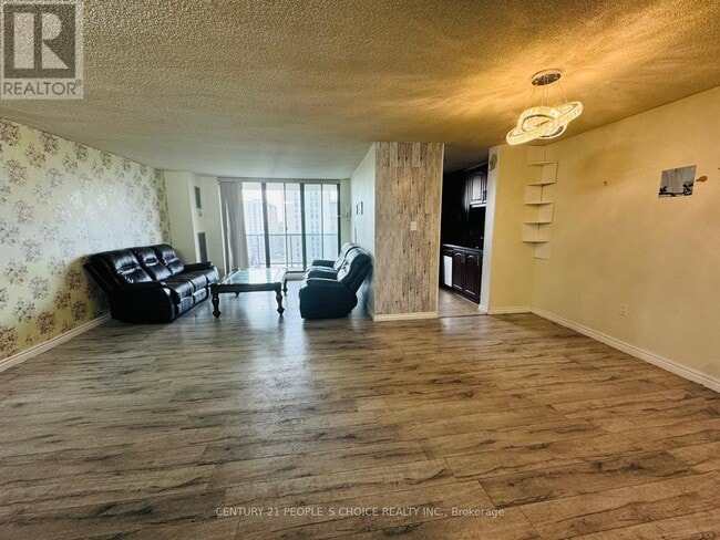 Building Photo - 21-1421 Knightsbridge Rd