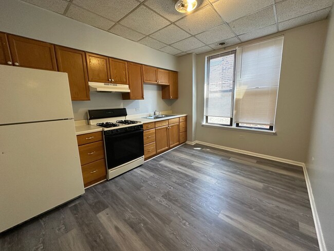 Foto del edificio - 1060-1062 W Polk St &amp; 728-730 S Carpen...