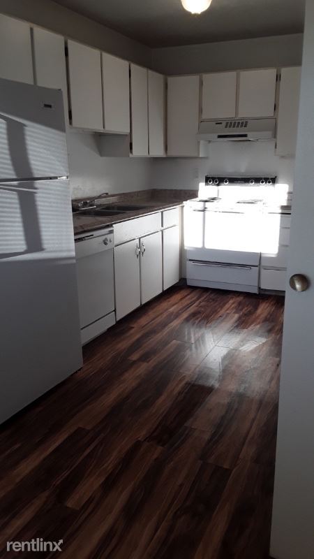 Primary Photo - 2 br, 1 bath Apartment - 1184 W 4400 S