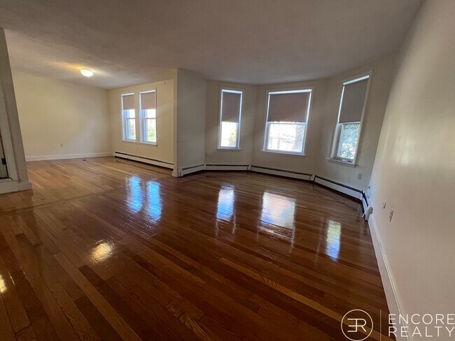Building Photo - 306 Tappan St
