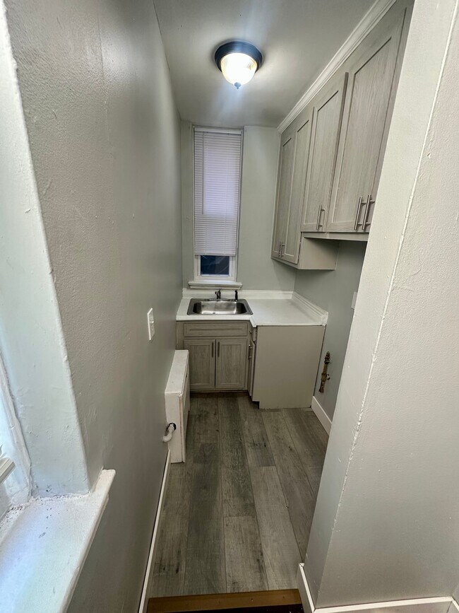 Foto del edificio - 85 Easton Ave