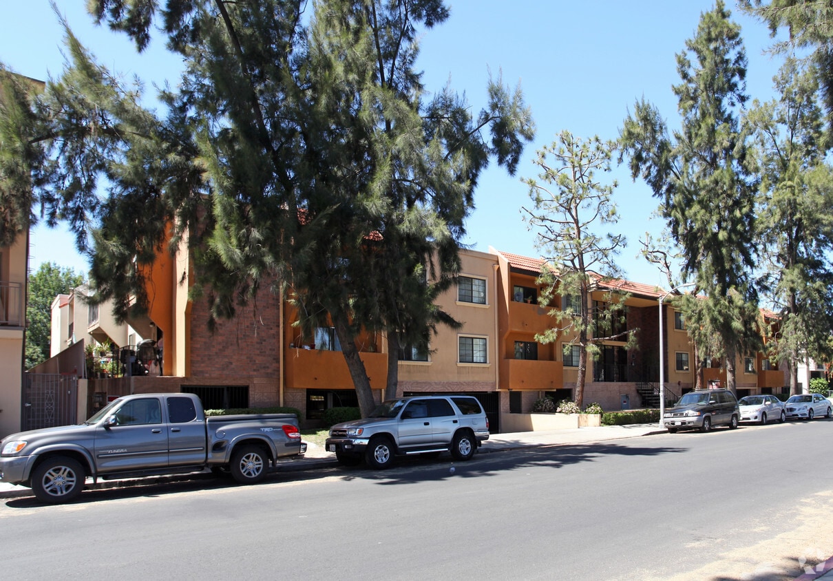 Ken-Lor Apartments - 7235 Baird Ave