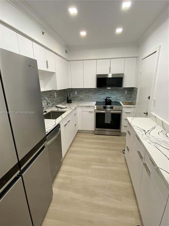 Building Photo - 2501 S Ocean Dr