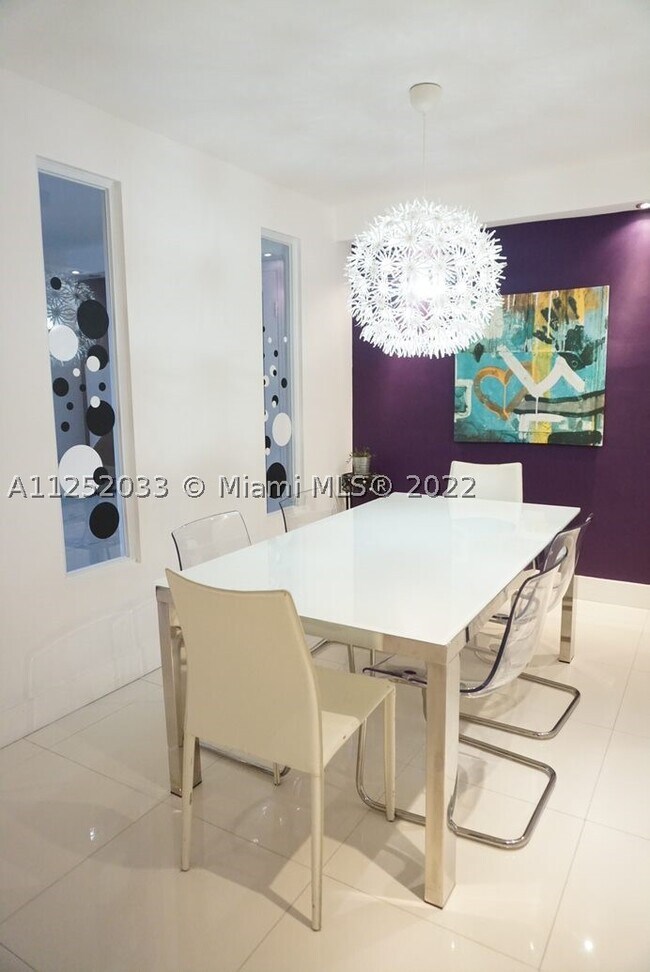 Building Photo - 5161 Collins Ave