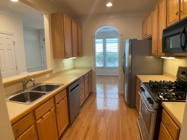 Foto del edificio - Gorgeous Condo in the heart of Chapel Hill