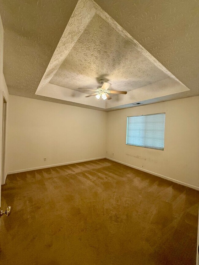 Foto del edificio - Single Story Gainesville Townhome with Garage