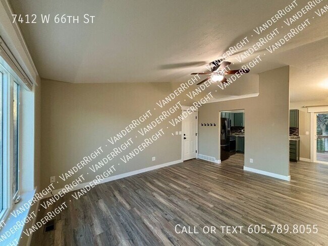 Foto del edificio - 7412 W 66th St