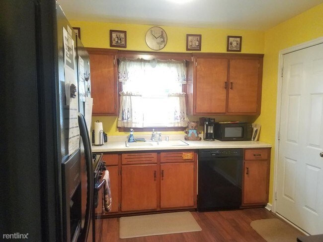 Building Photo - 414 N 92nd St