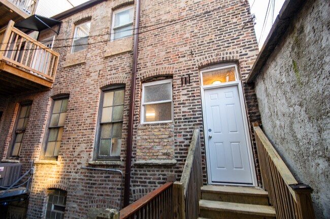 Building Photo - 1040 W 18th St