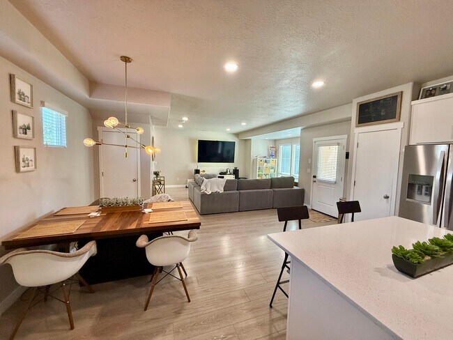Foto del edificio - 4997 W Daybreak Pkwy