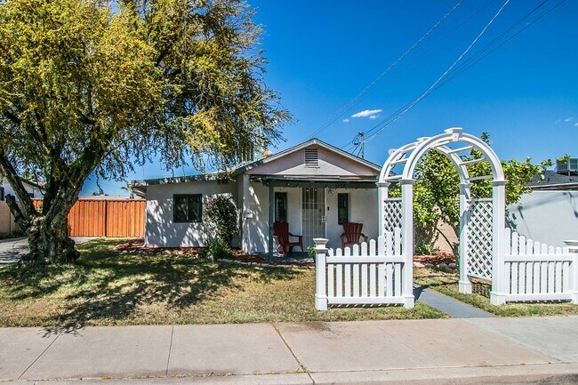 Foto del edificio - 1106 East Oak Street