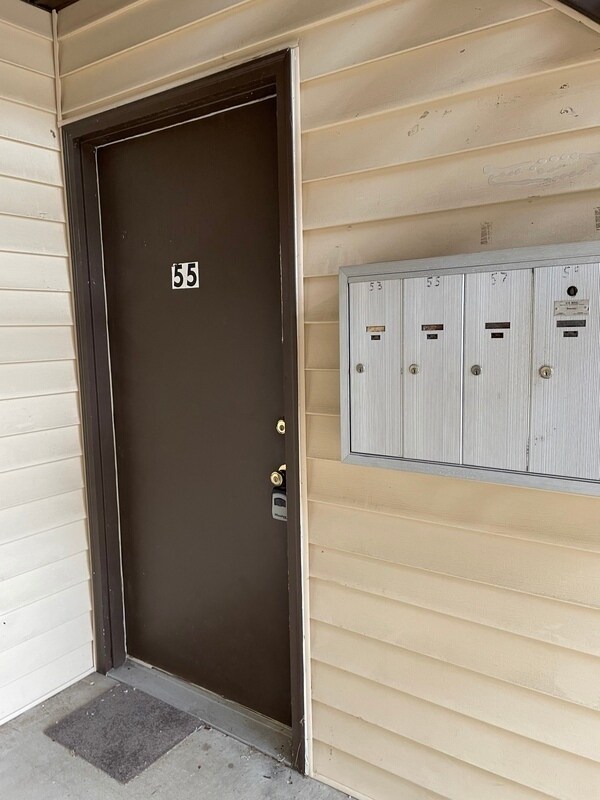 55 Pacific Dr, Hampton, VA 23666 Condo for Rent in Hampton, VA