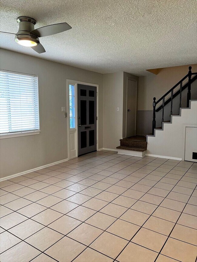 Foto del edificio - 2 br, 1.5 bath House - 105  W Silver Sands Dr