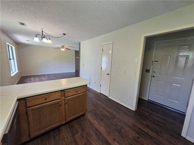 Foto del edificio - 2703 W Beech St