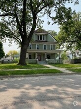 Building Photo - 227 N Washington St