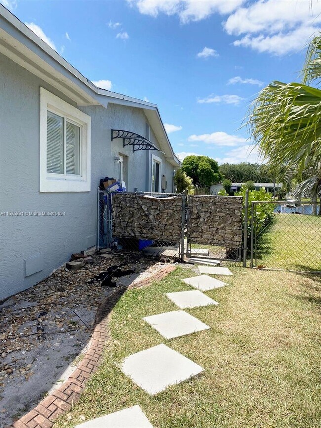 Foto del edificio - 1740 NW 105th Ave