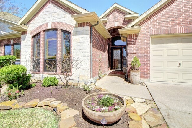 Building Photo - 19014 Canyon Frost Dr