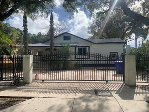 Building Photo - 10 NE 59th St