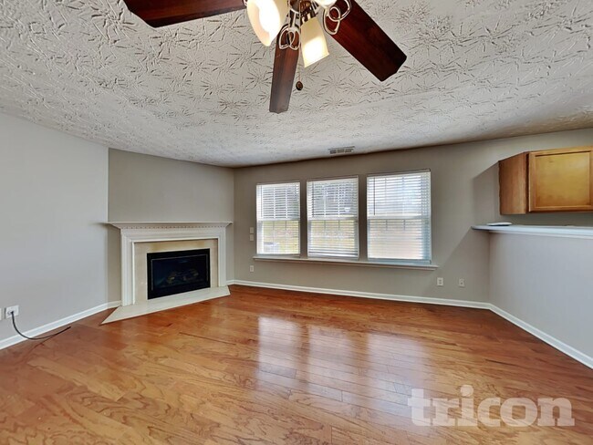 Building Photo - 339 Waterbury Way