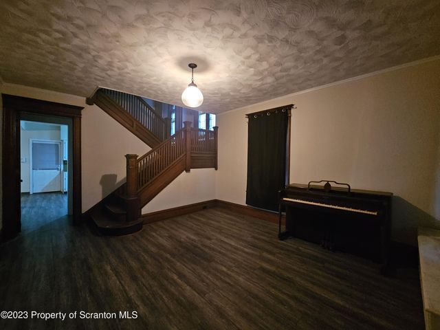 Building Photo - 1518 Linden St