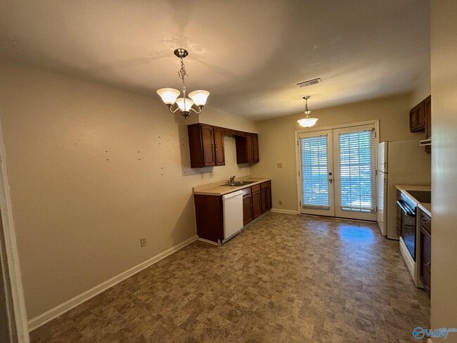 Foto del edificio - 2716 Wynterhall Rd SE