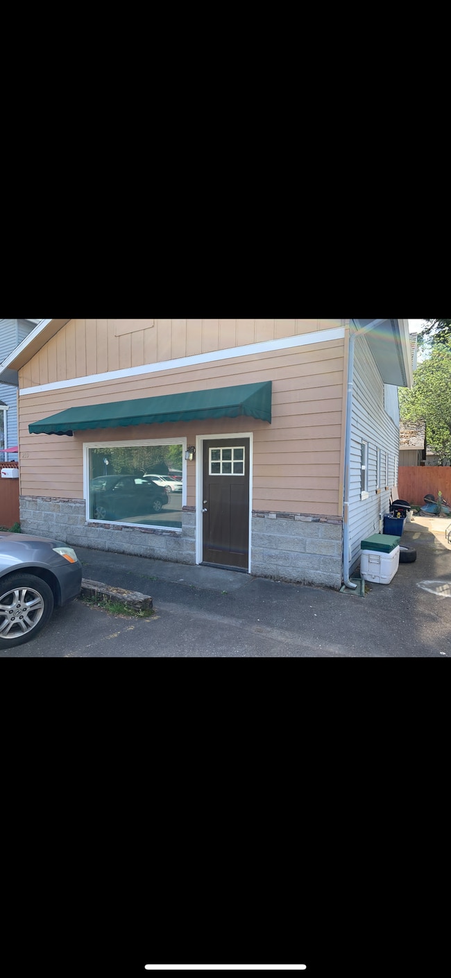 Building Photo - 210 Barton Ave
