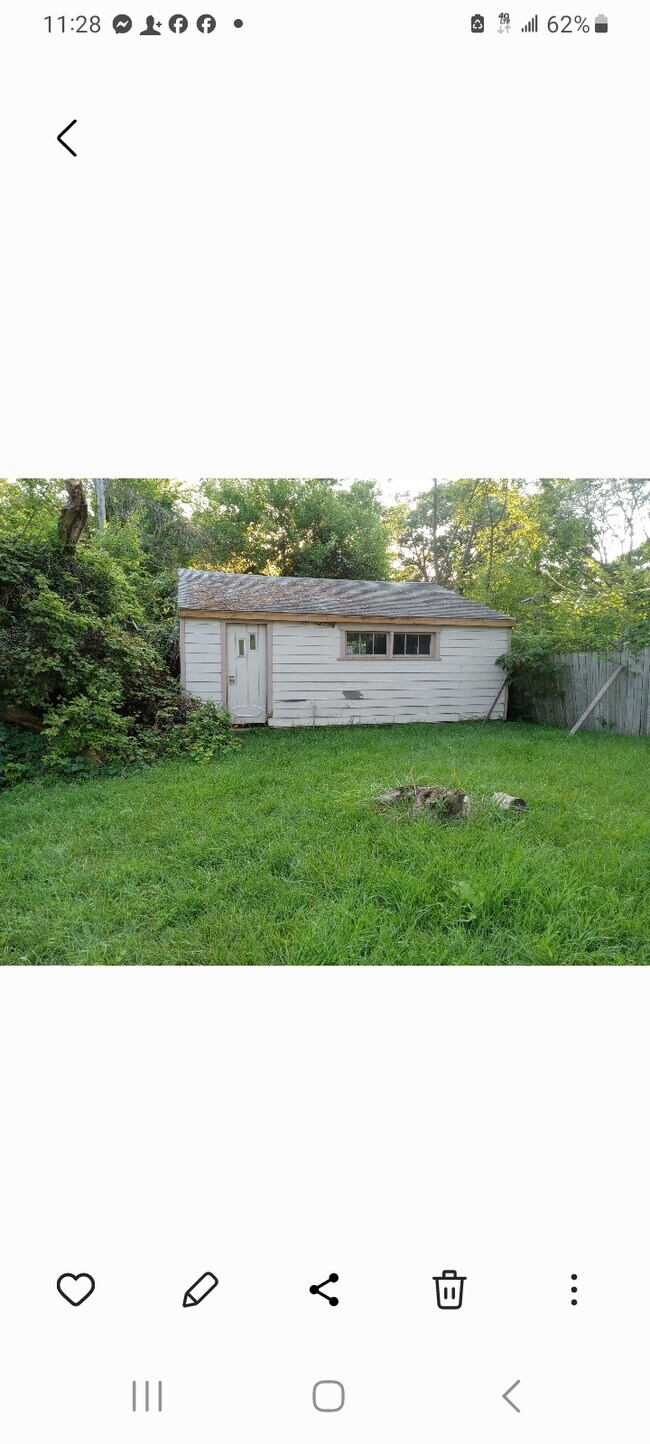 Foto del edificio - 15909 Dolphin St