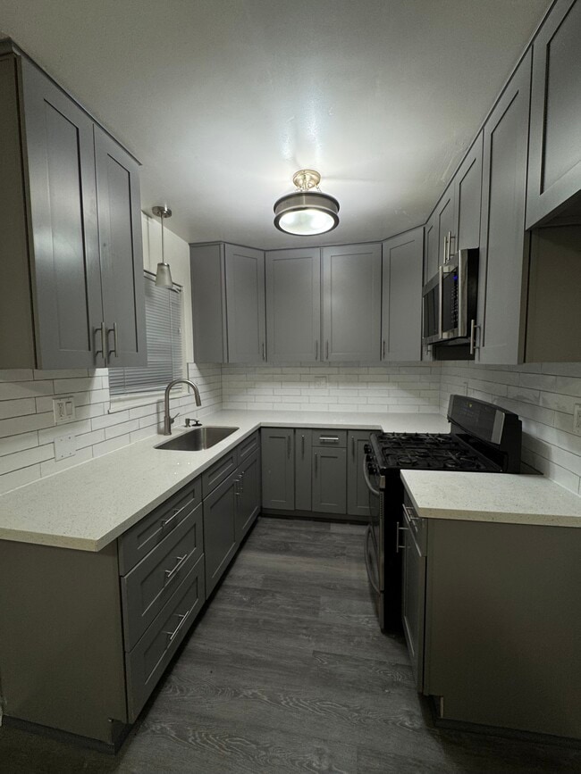 Building Photo - 293 W Artesia St