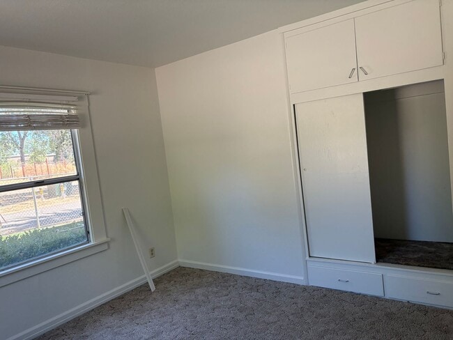Building Photo - 5703 Chapel Dr