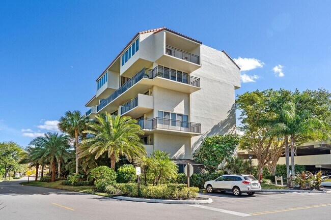 Building Photo - 3908 S Ocean Blvd