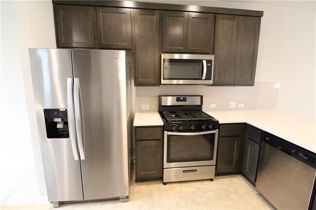 Building Photo - 2028 Arendale Dr
