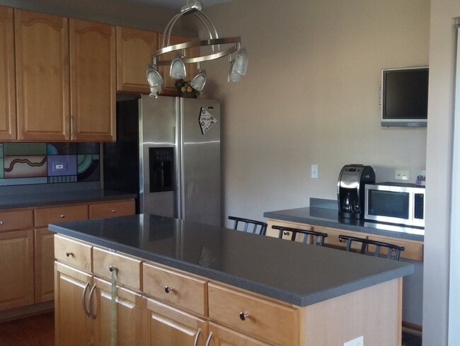 Building Photo - 19 River Oaks Cir W